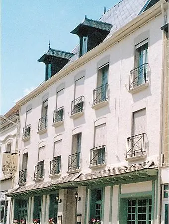 Les Hotes De Cezanne