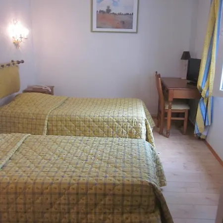 Les Hotes De Cezanne 2*